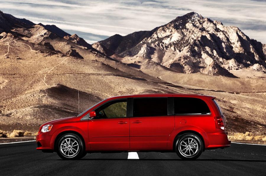  Dodge Grand Caravan R/T 2011 года  (фото 3 из 9)